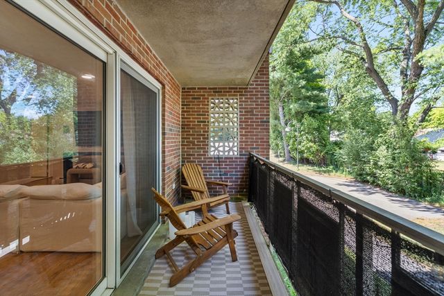 206 Rock St M7, Norwood, MA 02062