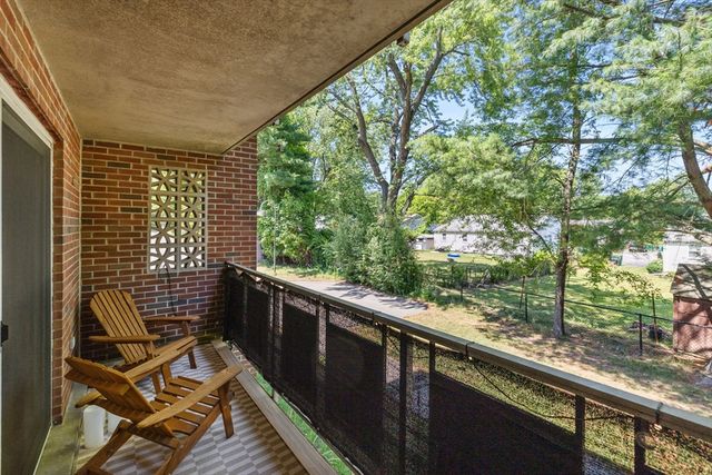 206 Rock St M7, Norwood, MA 02062