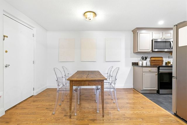 206 Rock St M7, Norwood, MA 02062