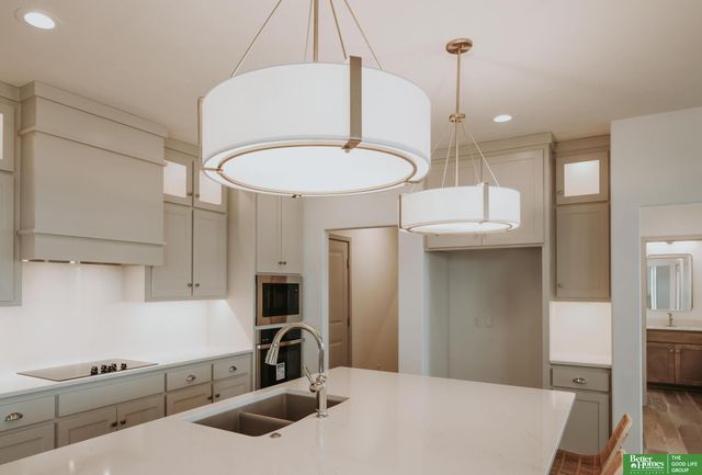 10304 S 191st Avenue, Omaha, NE 68136