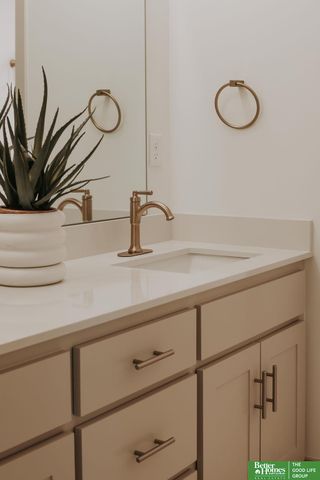 10304 S 191st Avenue, Omaha, NE 68136