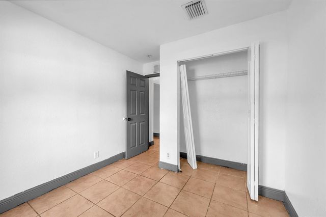 124 SW 10th Avenue, Boynton Beach, FL 33435