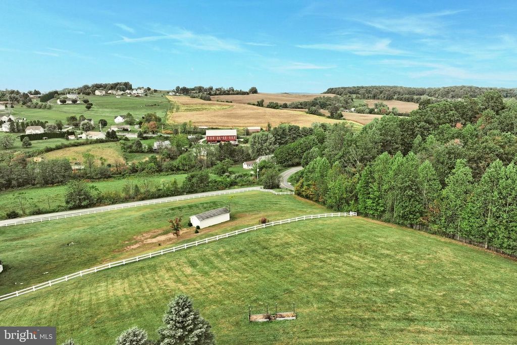 ARNOLD RD, Glenville, PA 17329