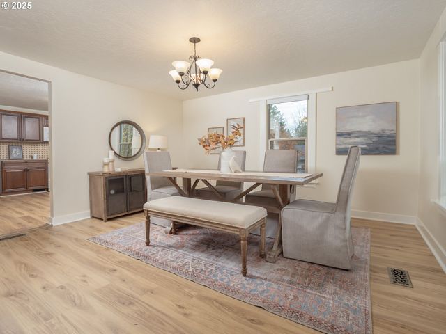 17055 Sw FLORENCE St, Beaverton, OR 97078