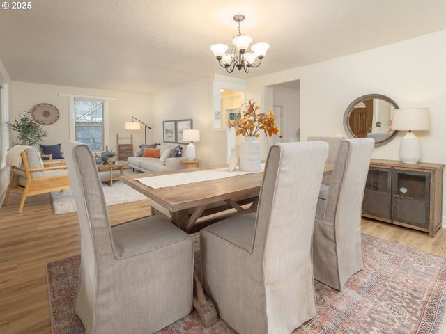 17055 Sw FLORENCE St, Beaverton, OR 97078