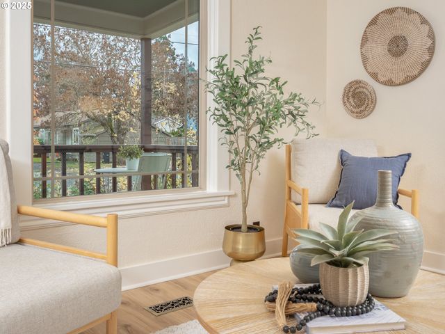 17055 Sw FLORENCE St, Beaverton, OR 97078