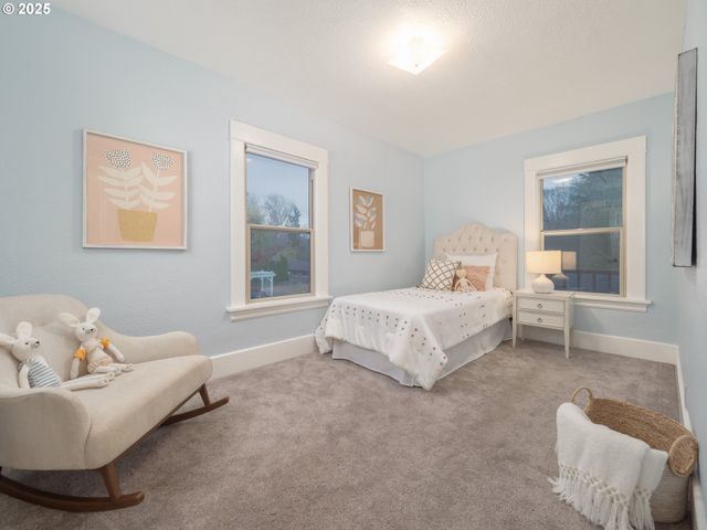 17055 Sw FLORENCE St, Beaverton, OR 97078