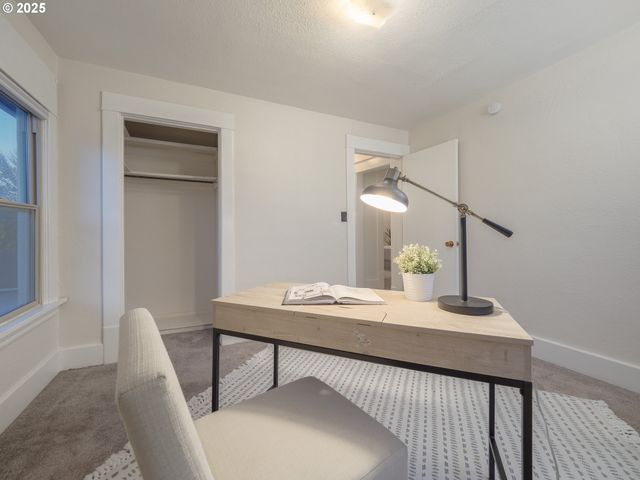 17055 Sw FLORENCE St, Beaverton, OR 97078