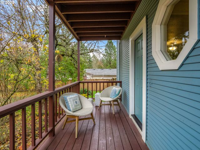 17055 Sw FLORENCE St, Beaverton, OR 97078