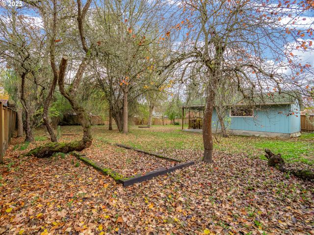 17055 Sw FLORENCE St, Beaverton, OR 97078