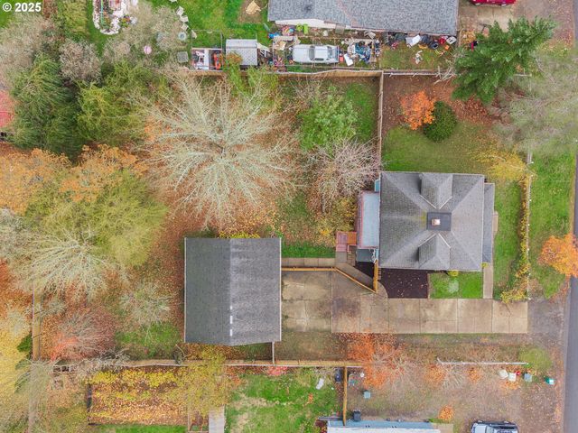 17055 Sw FLORENCE St, Beaverton, OR 97078