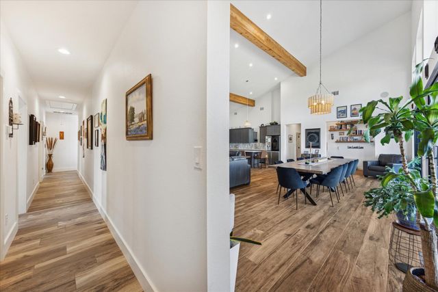 108 Schoolhouse LN, Spicewood, TX 78669