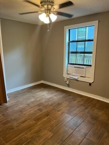 6710 Phillips Lane, Hitchcock, TX 77563