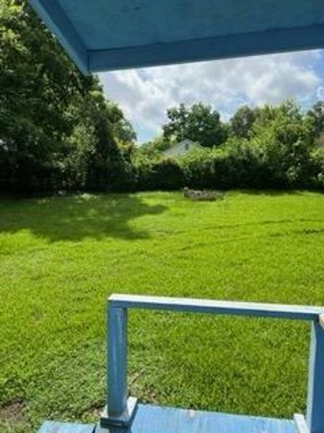6710 Phillips Lane, Hitchcock, TX 77563