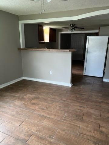6710 Phillips Lane, Hitchcock, TX 77563