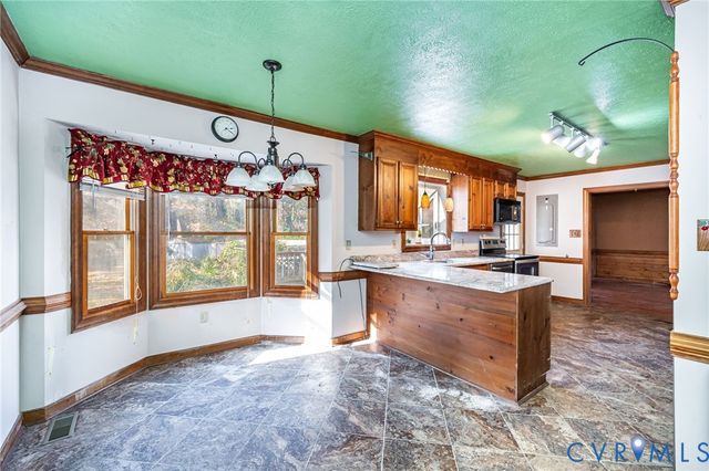 8910 Tunstall Rd, New Kent, VA 23124