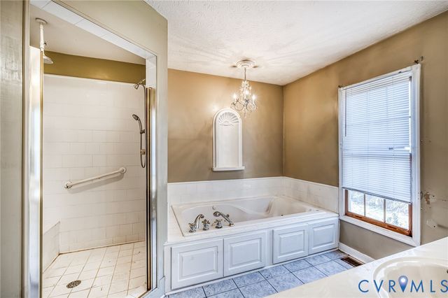 8910 Tunstall Rd, New Kent, VA 23124