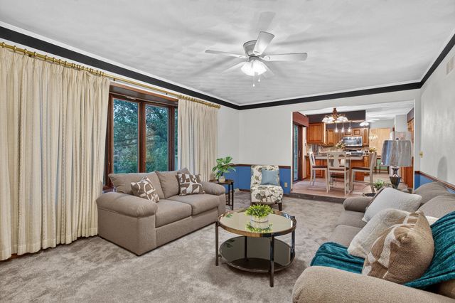 1555 Prairie Vista Drive, Bettendorf, IA 52722