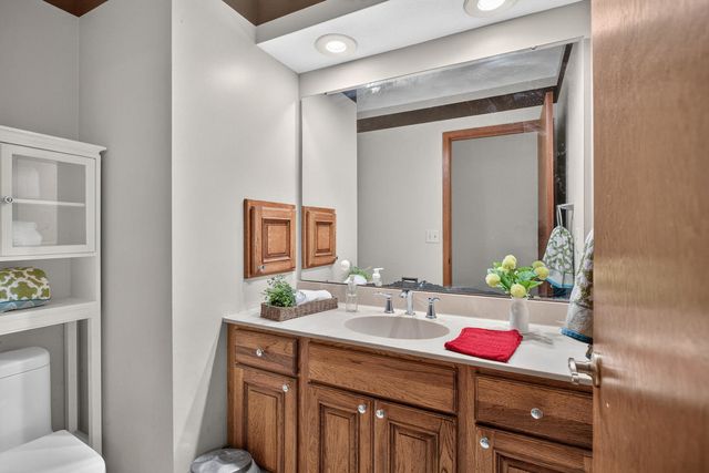1555 Prairie Vista Drive, Bettendorf, IA 52722