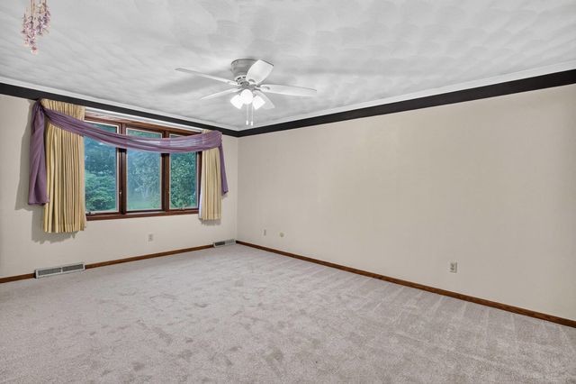 1555 Prairie Vista Drive, Bettendorf, IA 52722