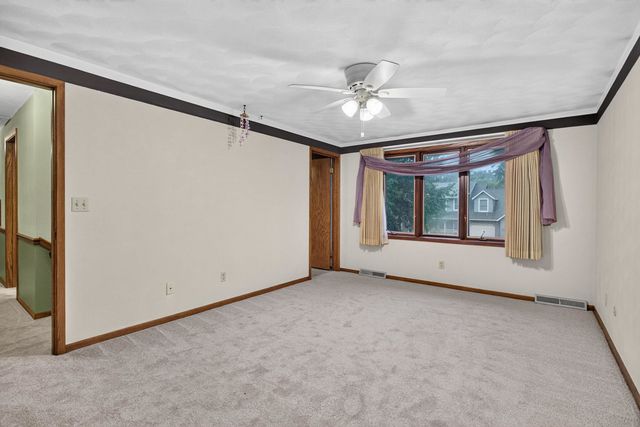 1555 Prairie Vista Drive, Bettendorf, IA 52722