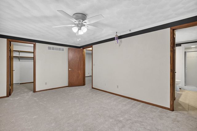 1555 Prairie Vista Drive, Bettendorf, IA 52722