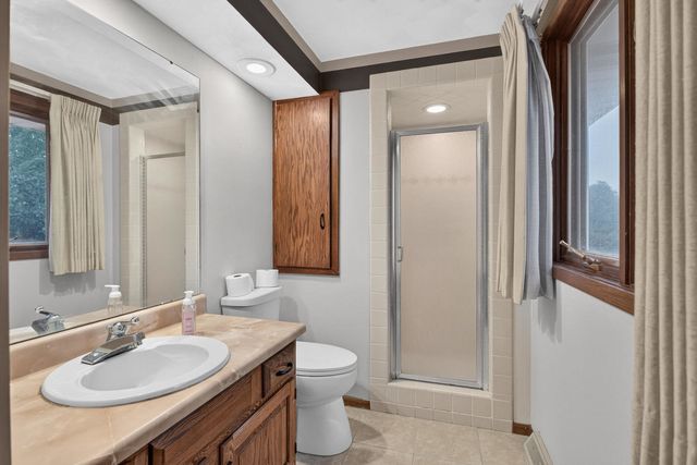 1555 Prairie Vista Drive, Bettendorf, IA 52722
