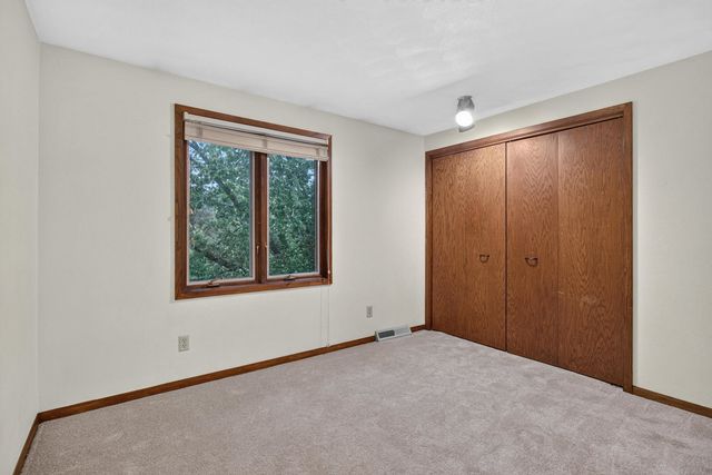 1555 Prairie Vista Drive, Bettendorf, IA 52722