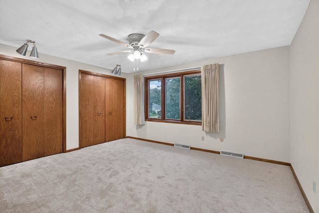 1555 Prairie Vista Drive, Bettendorf, IA 52722