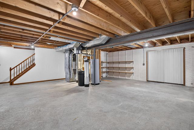 1555 Prairie Vista Drive, Bettendorf, IA 52722