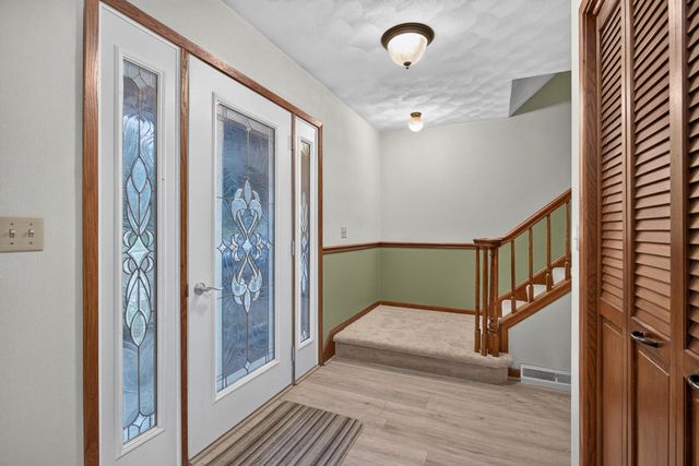 1555 Prairie Vista Drive, Bettendorf, IA 52722