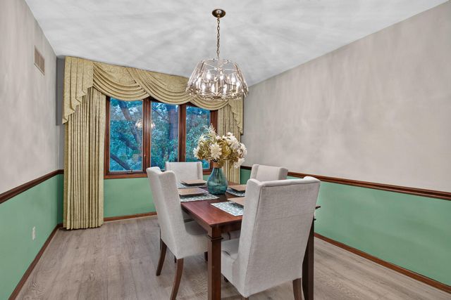 1555 Prairie Vista Drive, Bettendorf, IA 52722
