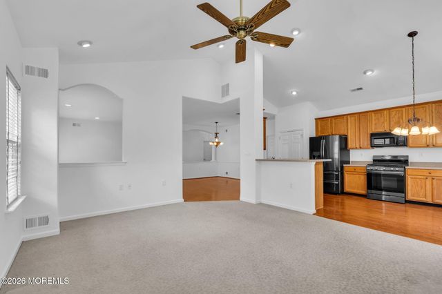 54 Drayton Road, Manchester, NJ 08759