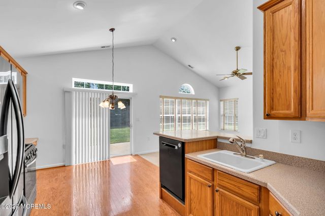 54 Drayton Road, Manchester, NJ 08759