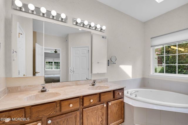 54 Drayton Road, Manchester, NJ 08759