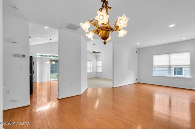 54 Drayton Road, Manchester, NJ 08759