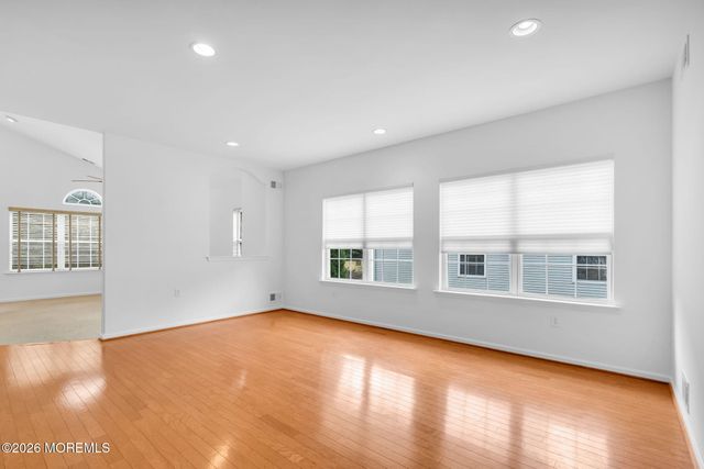 54 Drayton Road, Manchester, NJ 08759