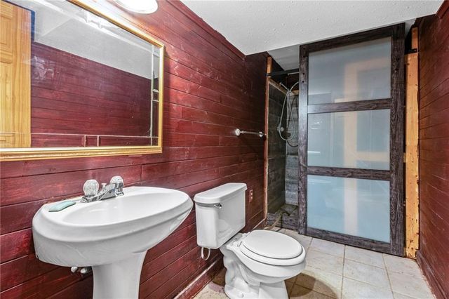 1405 S Vine Street, Holden, MO 64040