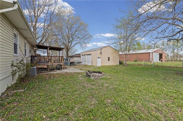 1405 S Vine Street, Holden, MO 64040