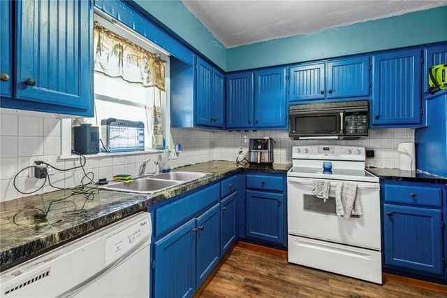 1405 S Vine Street, Holden, MO 64040