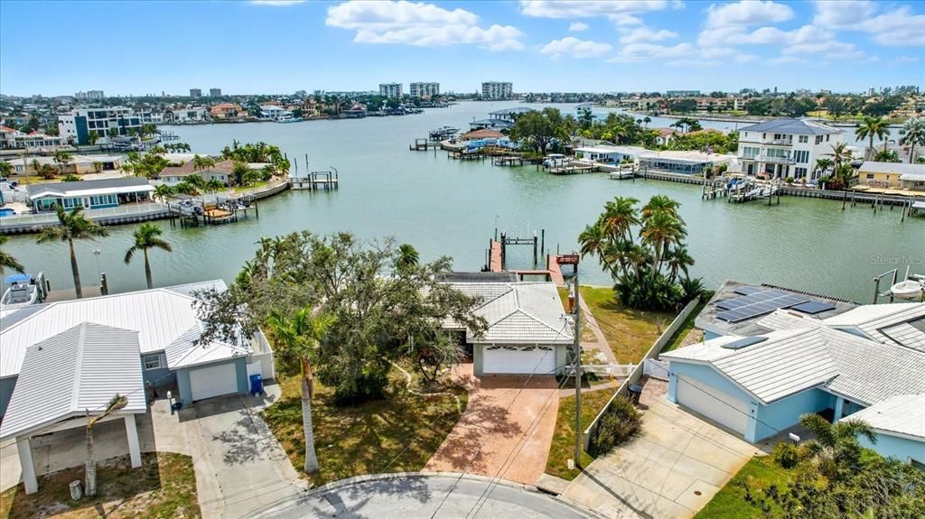 7998 1ST AVENUE S, St Petersburg, FL 33707