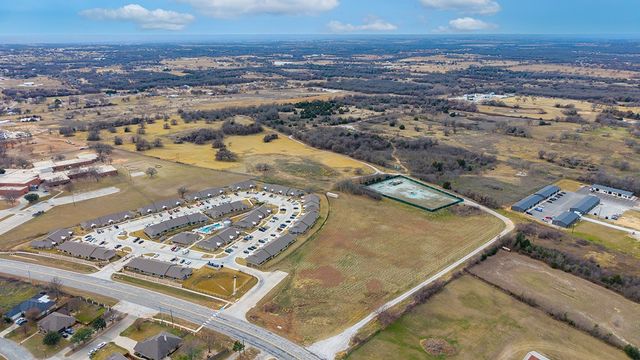 700 S Deer Park Road, Decatur, TX 76234