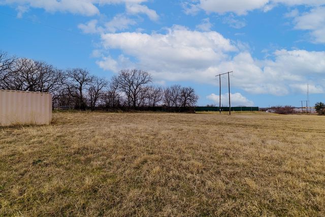 700 S Deer Park Road, Decatur, TX 76234