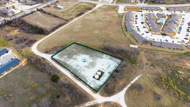 700 S Deer Park Road, Decatur, TX 76234