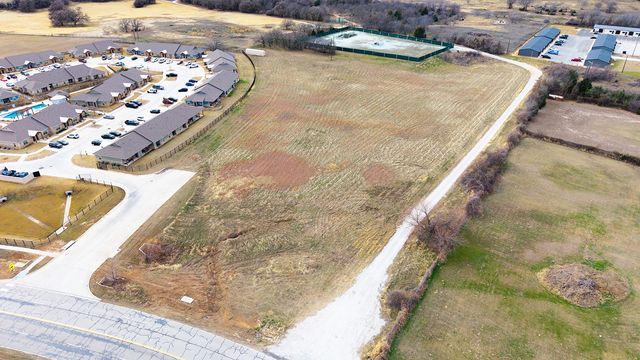 700 S Deer Park Road, Decatur, TX 76234