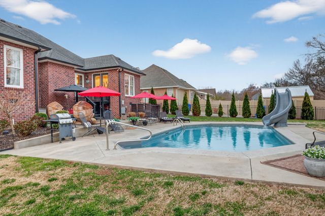 119 Thoroughbred Way, White House, TN 37188