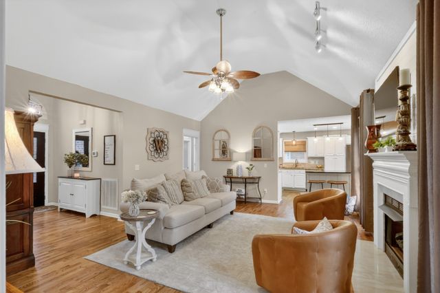 119 Thoroughbred Way, White House, TN 37188