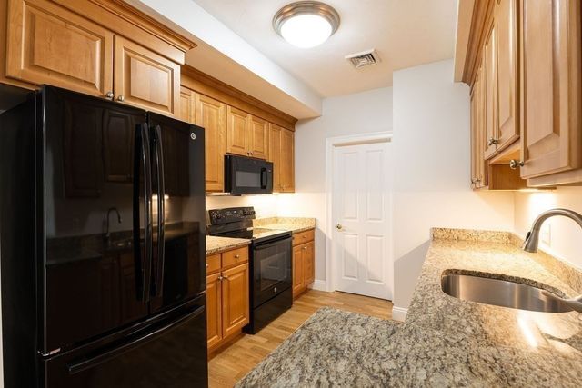 1 Lenox 111, Norwood, MA 02062