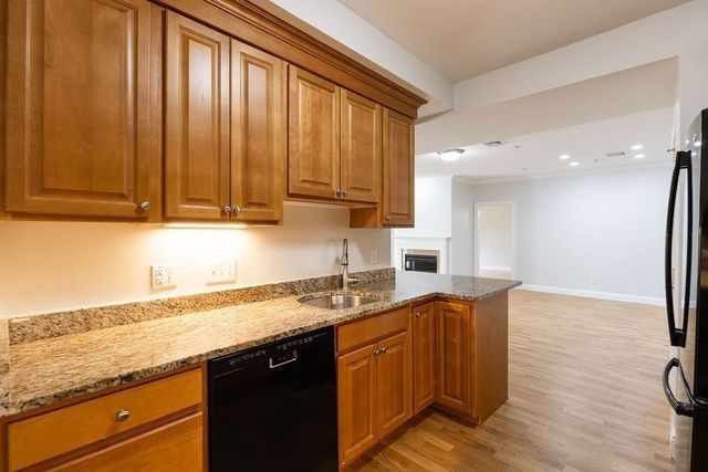 1 Lenox 111, Norwood, MA 02062