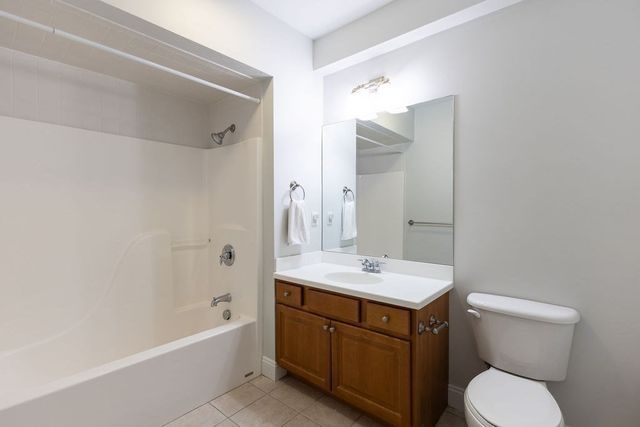 1 Lenox 111, Norwood, MA 02062